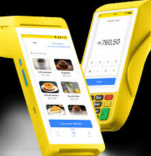 Maquininha Point Smart amarela exibindo o catálogo de produtos e a tela de cobrança